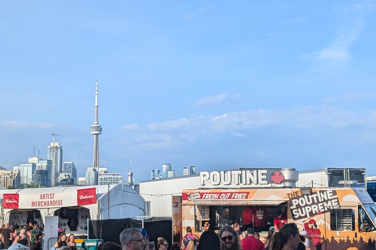 The Best Toronto Itinerary: 2 or 3 Days - - Tiny Footsteps Travel