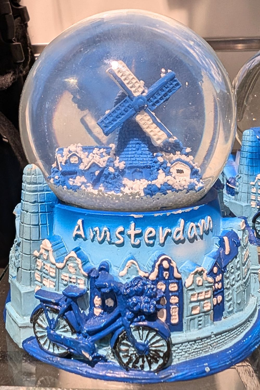 21 Amazing Dutch Souvenirs