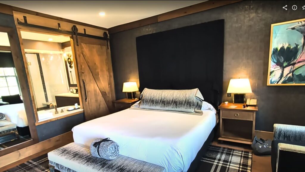 The Coach House Riverview room