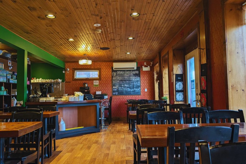 The interior of Seng's Thai Cuisine in Huntsville